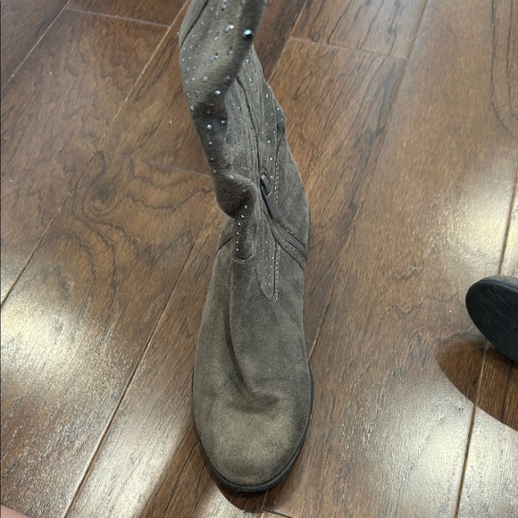 Studded Gray Suede Boots- size 7.5 - Picture 3 of 5